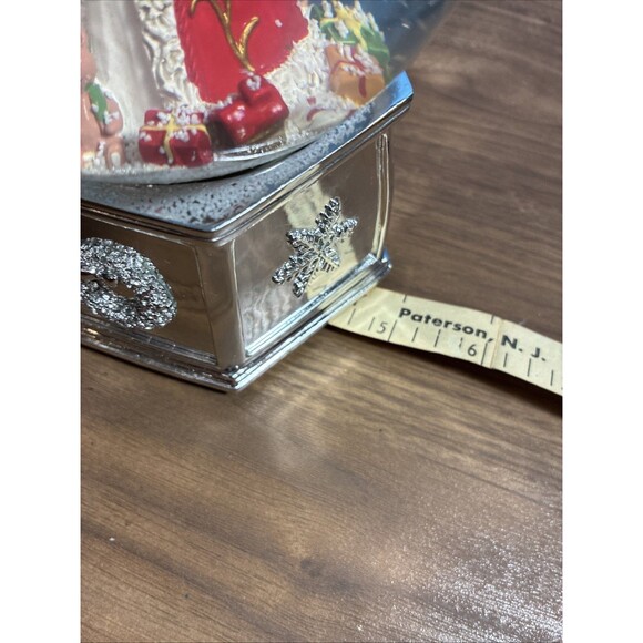 Spode Christmas Santa Musical Snow Globe WORKS We Wish You A Merry Christmas - Picture 6 of 9